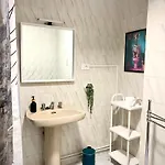 Apartament Cos Pes En