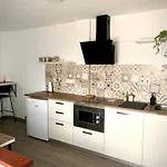 Apartament Cos Pes En