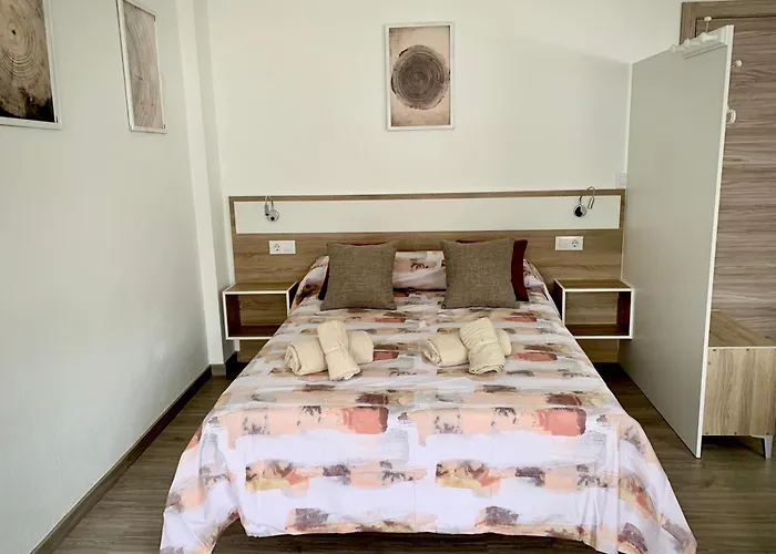 Cos Pes En Apartment *